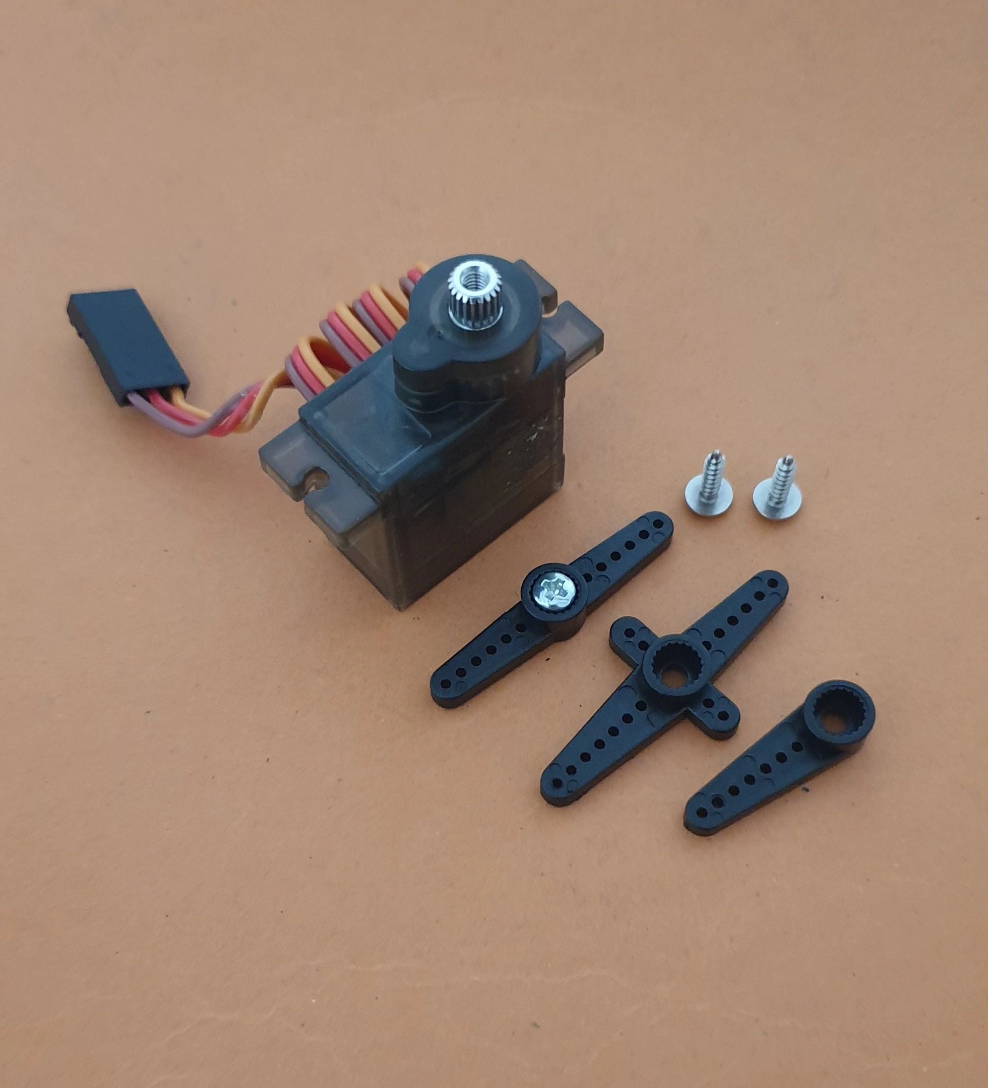 GorillaA Servo 14 gram Metal Gear
