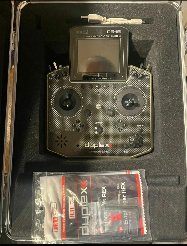 Jeti Duplex DS-16 G2 Carbon Line 2.4GHz/900MHz w/Rx R10, Aluminum Tx Case Radio System