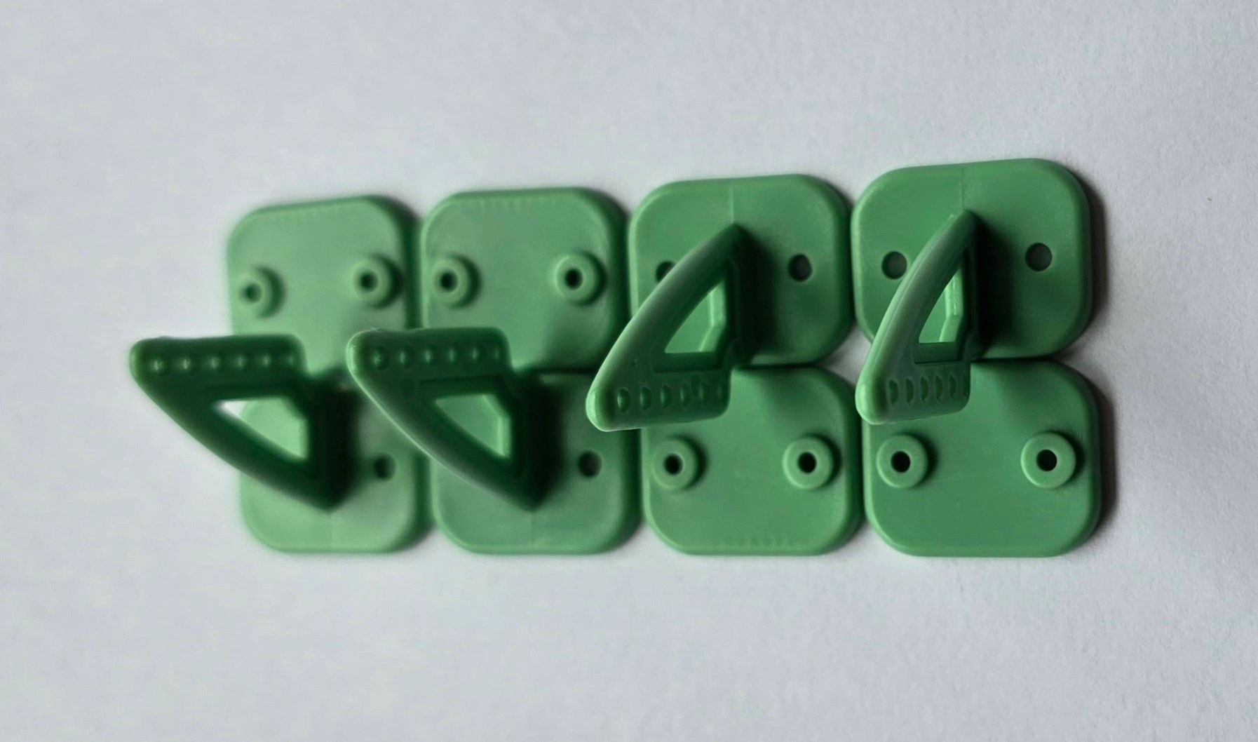 Pom Horns Green 20x27mm (04pcs/set) with screws