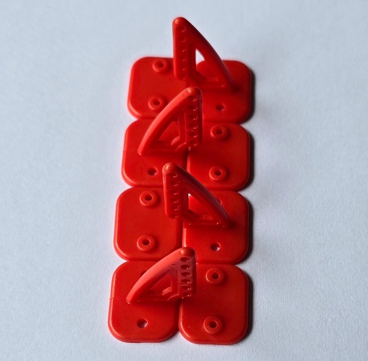 Pom Horns Red 20x27mm (04pcs/set) with screws