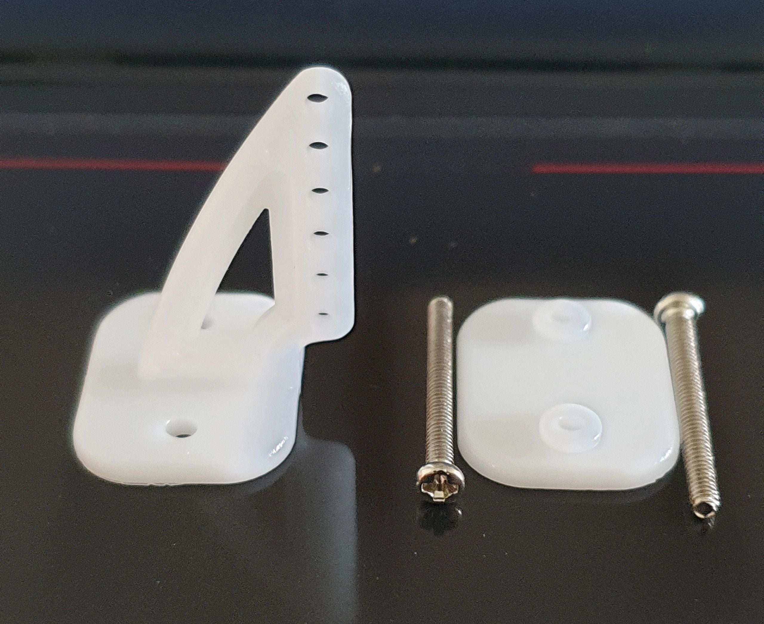 Pom Horns White 20x27mm (04pcs/set) with screws